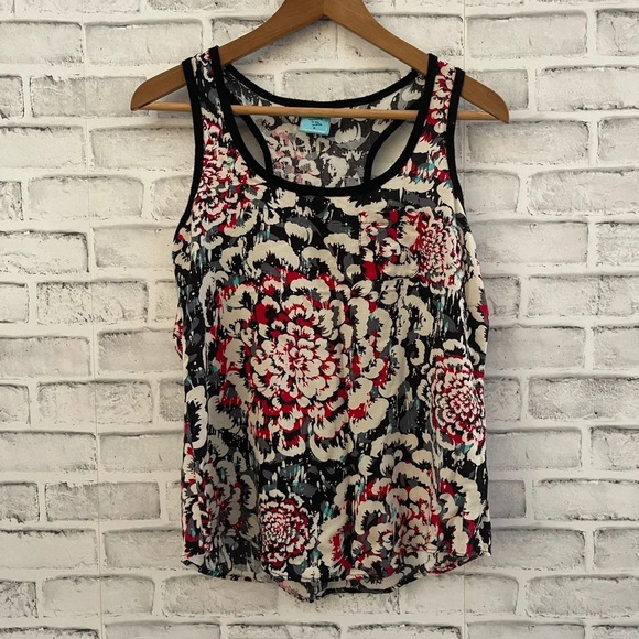 h.i.p. Tops - Women’s H.I.P. racerback tank top black with big begonia flowers Small